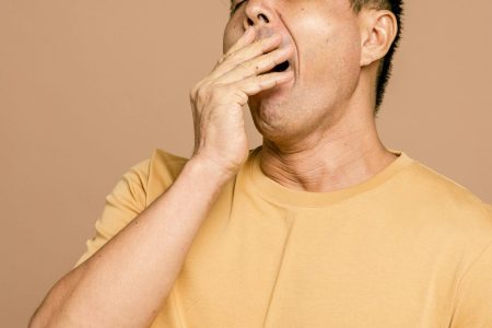 Home 31 Ilustrasi kurang tidur mempengaruhi berat badan meski sudah diet